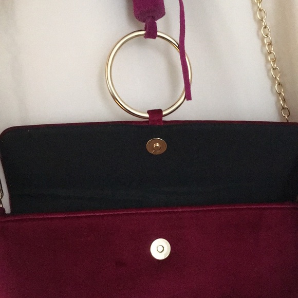 Fuschia velvet clutch with tassel - Picture 4 of 5
